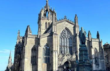 Edinburgh Old Town - Photo 16