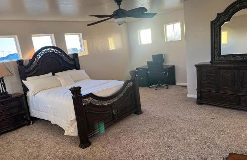 Spacious 4BR Retreat-Lush Garden - Foto 31