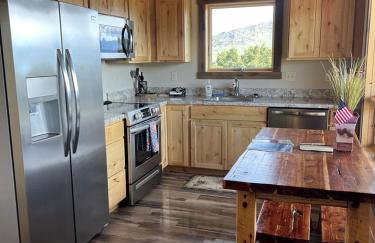 Charming Cabin with Mountain Views Near Madison River in Ennis, Montana - Foto 4