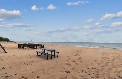 Lakefront Cottages 4 & 5 - 6BR Retreat for 12 - Foto 4