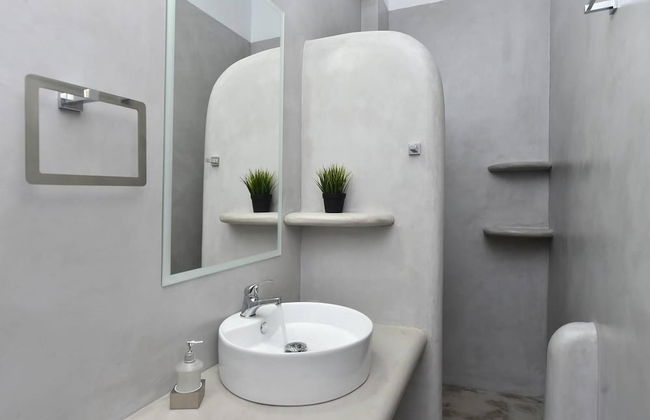 The Local House in Paros - Photo 10