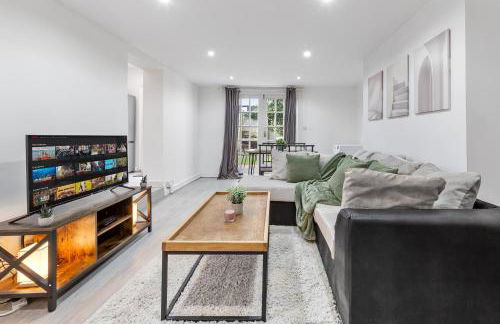 Urban Hideaway, Private Garden, 2 Mins to Station - Foto 8