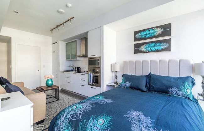 Maple Leaf Square - Photo 14