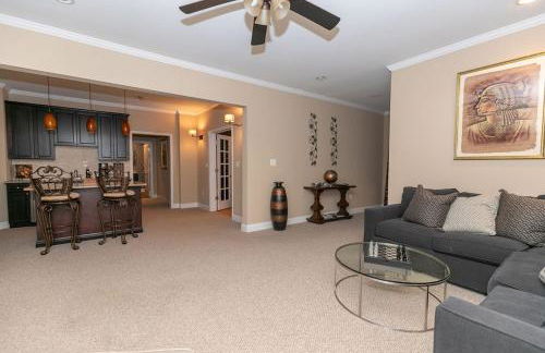 World Cup Stay Near Six Flags & Downtown - Foto 38