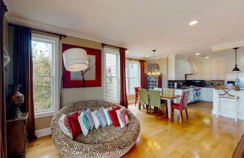 Fantastic getaway with private pool, deck, game room, AC & fast WiFi - Foto 7