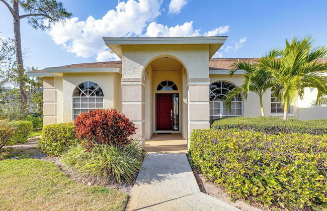 Private Pool, Pond Views, & Bonus Lounge in Gated Naples Community Drive to Dining & Sand - Foto 30