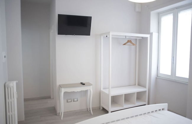 Winkler Suites - Photo 18