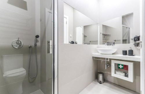 Vita Portucale ! Moscavide Casa Branca w/ Terrace - Photo 47