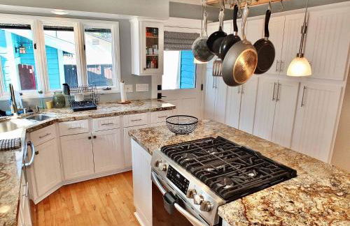 Beach City Craftsman - Walk to Beach - Foto 44