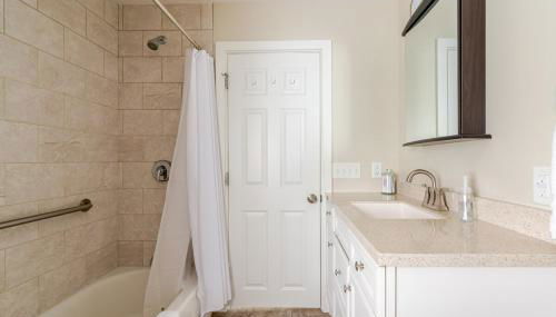 Pristine Walkable Downtown 2BR Apartment - Foto 4