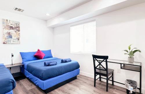 Cozy 3 BR Townhouse with Balcony - Photo 23