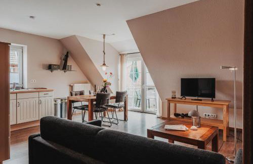 Skippers Inn - Photo 6