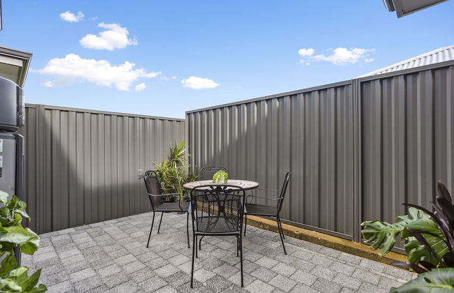 Perth Airport Hideaway - Photo 22