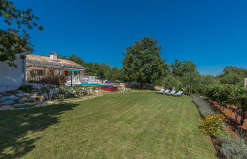Family Villa Lipica with private pool and jacuzzi - Photo 4