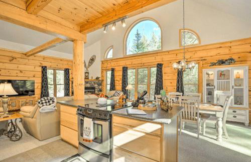 Bayfield Cabin with Wraparound Deck and Fire Pit - Foto 11