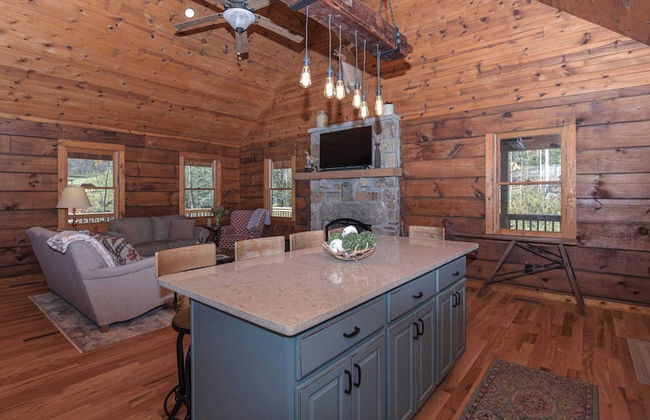 Deer Haven by Avantstay Cabin w/ Pond, Waterfall - Photo 6