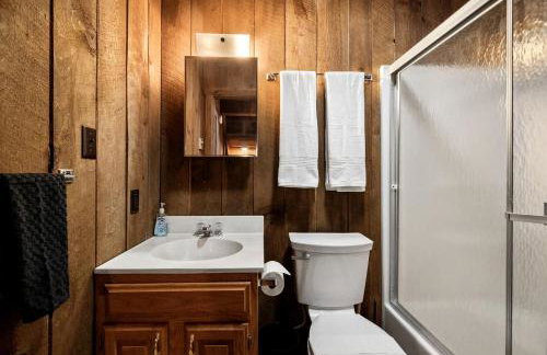 Vibrant Woodland Cabin Sanctuary near Great Cacapon River in West Virginia - Foto 29