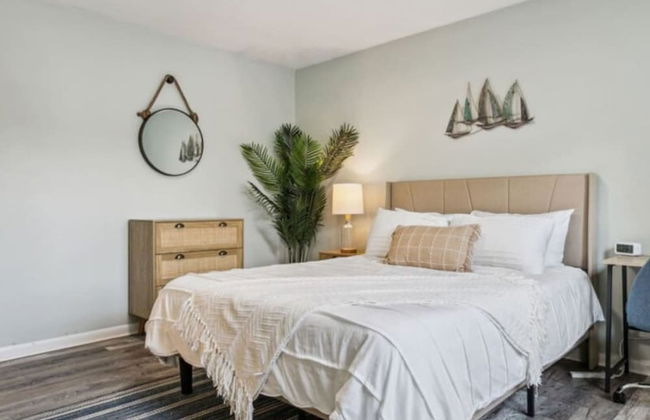 Seaside Sanctuary 4 Walk to Beach Cozy 1 1 - Foto 2