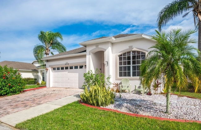 "southern Charm" 4 Bed & 2 Bath Private Pool Home 4 Bedroom Villa by RedAwning - Photo 35