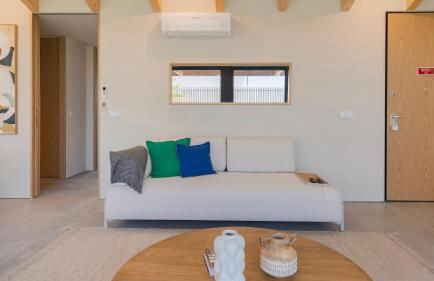 Stunning Beach House with Pool by LovelyStay - Foto 20