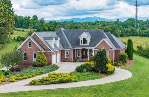 Luxury Getaway Home with Panoramic Views, Pool & Hot Tub! - Foto 7