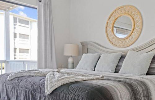 Newly Listed - One bedroom condo on Harbor Island - Foto 25