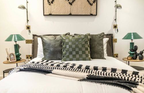 Modern 3-Bedroom Apartment near Kings Cross & Coal Drops - Photo 55