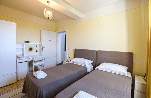 5 Bedroom Amazing Home In Fabbiano - Foto 23