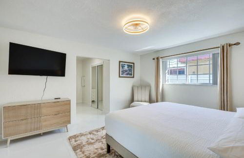 3 Mi to Hard Rock Stadium Home with Fenced-In Yard! - Photo 12