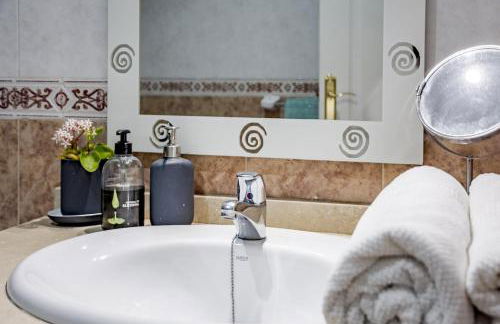 LCR4 - Large 3-Bedroom Apartment Near Beach - Foto 18