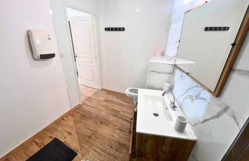 Cocon tout équipé avec jardin au centre-ville - Foto 18