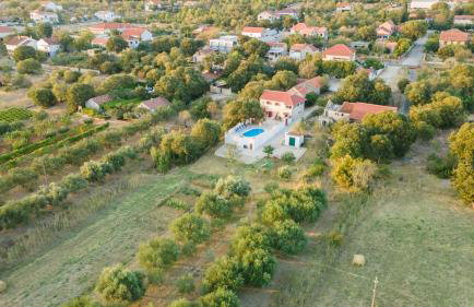 The Grandfather's courtyard villa with heated pool - Foto 31