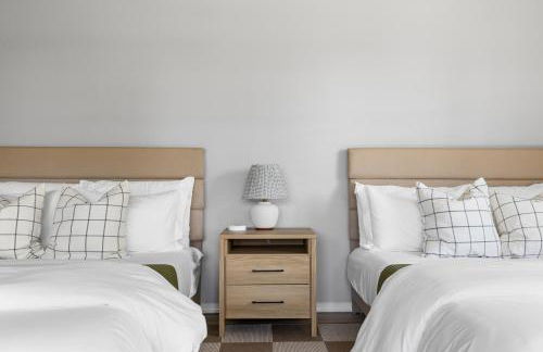 Stylish Renovation, Perfect for Families & Pets, Garage Parking, Sleeps 10 - Foto 20