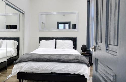 The Black and White House - Foto 22