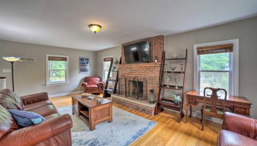 Pet-Friendly Lake Getaway 1 Block to Beach! - Foto 5