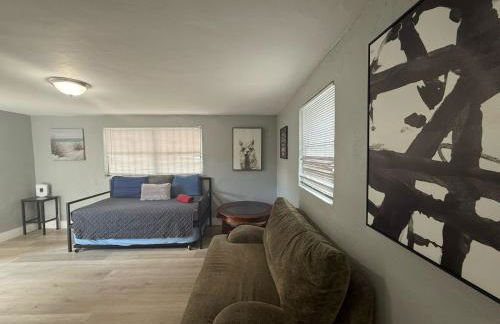 Modern cozy home with private patio - Sleeps 6 - Foto 6