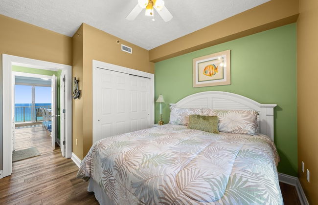 Beautiful Condo with Spacious Balcony to Enjoy Fascinating Ocean View - Unit 1002 by RedAwning - Foto 5