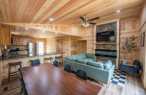 The Wilderness Cabin - Shenandoah Getaway - HotTub, Arcade, RiverAccess - Foto 50