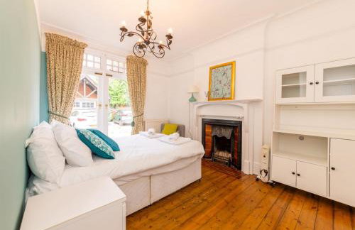 Central Caversham Traditional English House Pass the Keys - Photo 27