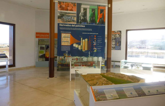 Visita guiada por el Museo del Petróleo - Photo 6