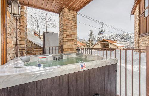 HotTub-Elkpoint-True Ski In Ski Out Family &Pet Friendly - Photo 5
