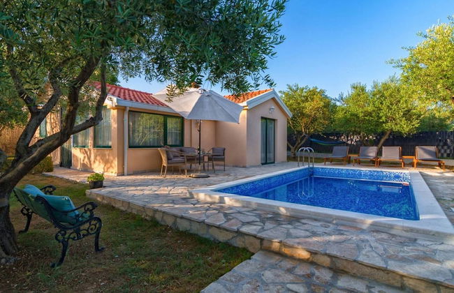 Hidden Gem Holiday Home With Pool in Kastel Stafilic - Foto 22