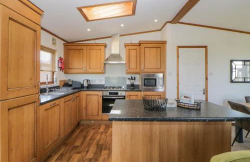 Three Views Lodge - Photo 5