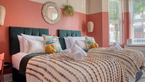 London Hammersmith - hot tub, games, arcade - Foto 2