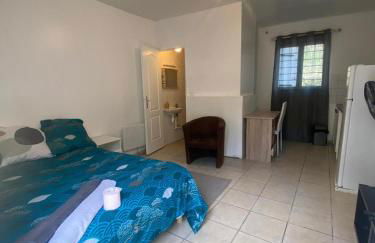 Apartment Sleeps 2 with On-Site Parking - Foto 17