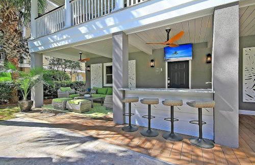 Backyard Oasis- Steps 2 Beach, Private Pool & Bar, Sleeps 16, 7 Bedrooms 5 and a half bathrooms "The Lucky Penny" - Foto 6
