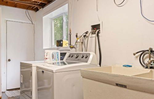 Large Home with lake views and space to entertain friends - Foto 13