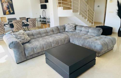 Luxury seaview apartment in Marbella located in a secure gated community with swimming pool and large terrace Perfect for families visiting Marbella and Puerto Banús - Foto 18