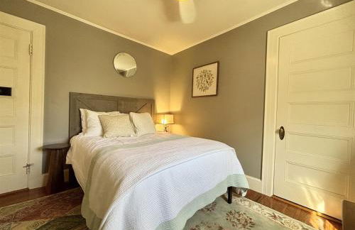 Big New England Family Home; walk to beach, shops - Foto 72