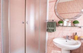 Pine & Oak Holiday Home - Foto 25